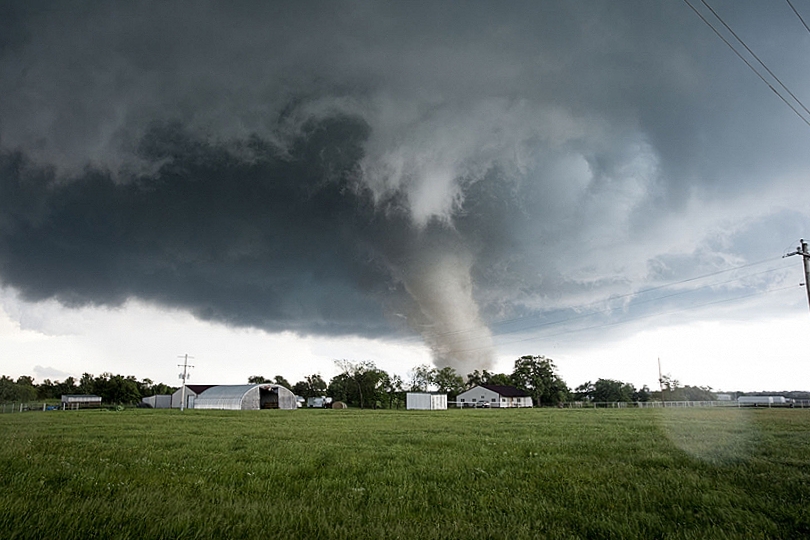 Dozens of tornadoes pummel central US, killed five people.